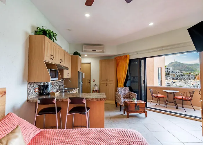 Marina Cabo Plaza Town & Apartment *