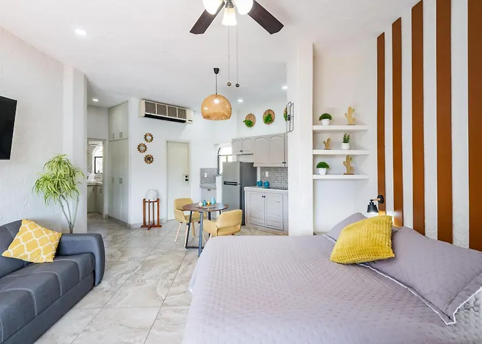 Marina Cabo Plaza Town & Apartment *